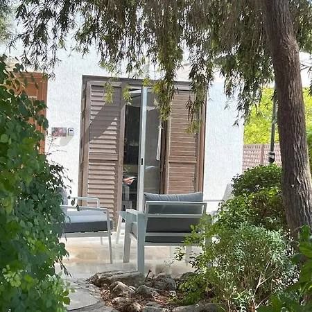 Holiday home Aphrodite's Gardens Entire Townhouse 400 M To The Sea *